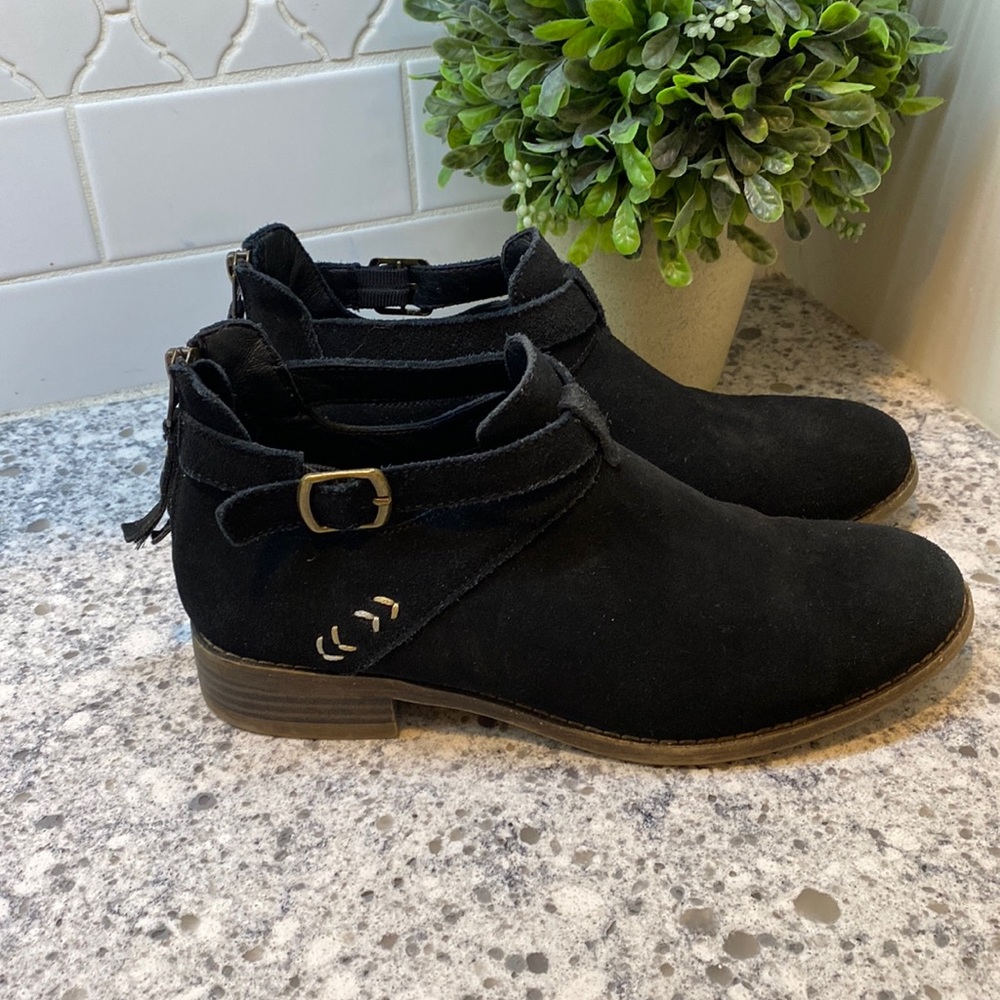 Sketchers Sepia buckle back zipper detail black ankle boot size 8.5